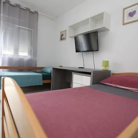 Mantenjin Appartamento Traù